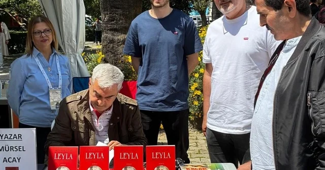 Gazeteci Mürsel Acay İzmir Kitap Fuarında okurlarıyla buluştu Diyarbakır Haberleri