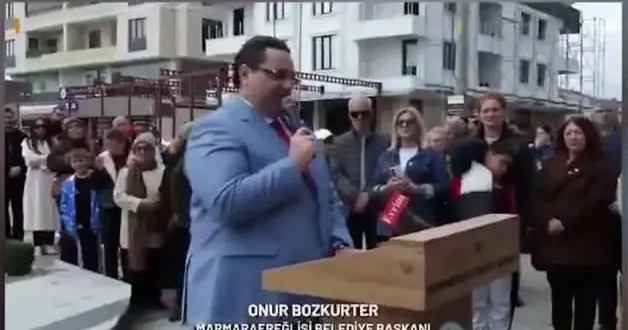 CHP li Marmaraereğlisi Belediyesi nin heykel sevdası herkesin tepkisini çekti