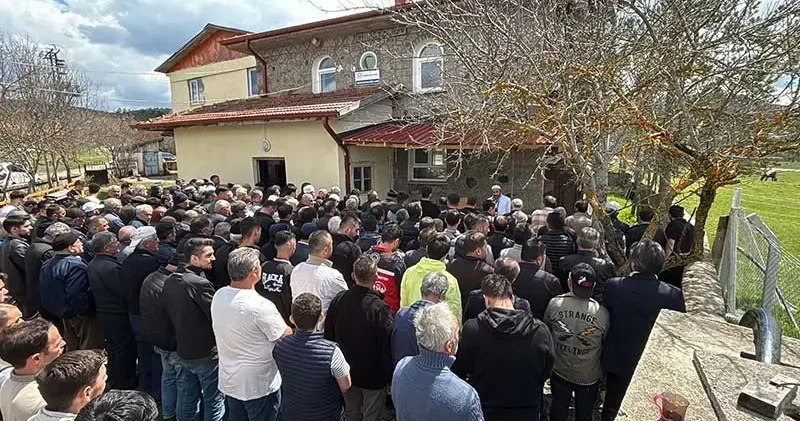 Annesi tarafından öldürüldüğü öne sürülen 2 aylık Ela bebek toprağa verildi