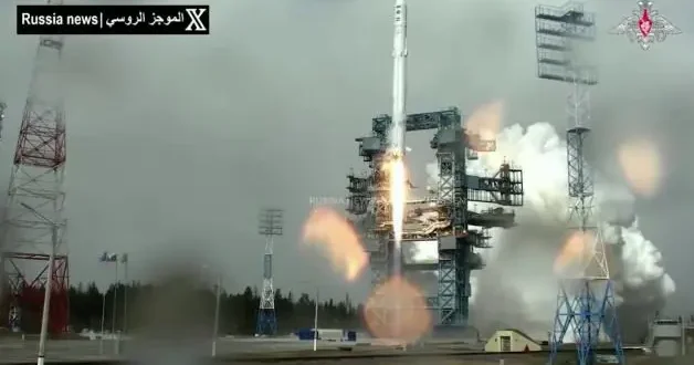 Rusya dan uzayda ve sahada gövde gösterisi: Askeri uydu fırlatıldı, Ukrayna vuruldu