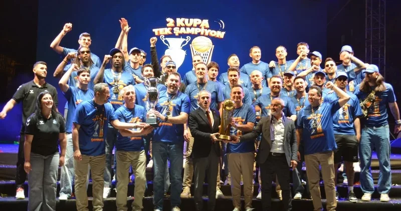 Süper Lig e çıktılar sabaha kadar kutladılar