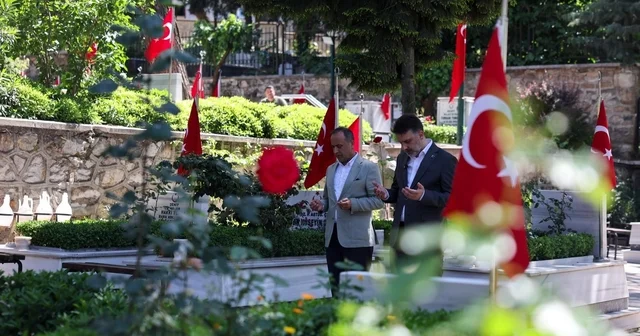 Başkan Vekili Şahin Biba dan şehitlik, esnaf ve itfaiye ziyareti Bursa Haberleri