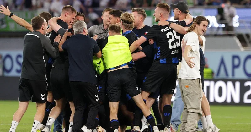 Paderborn, 7 yıl sonra Bundesliga ya yükseldi