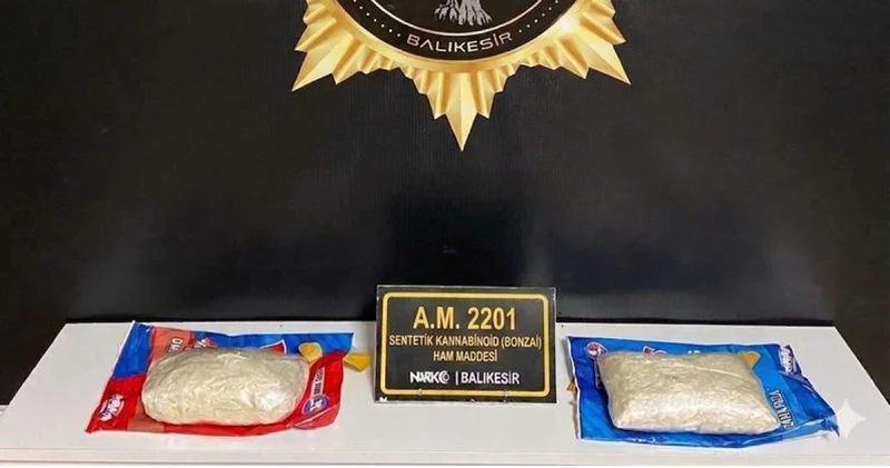 Balıkesir de otomobildeki cips paketlerinde uyuşturucu ele geçirildi