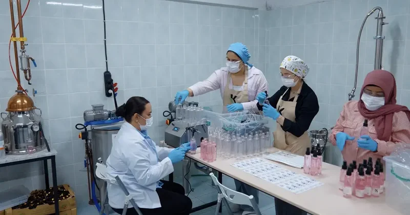 ‘Dijitalde Hayat Kolay projesiyle desteklenen girişimci kadınlar dünyaya açıldı