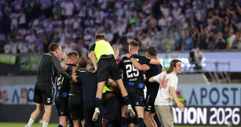Paderborn Bundesliga ya yükseldi, Wolfsburg 30 yıl sonra küme düştü