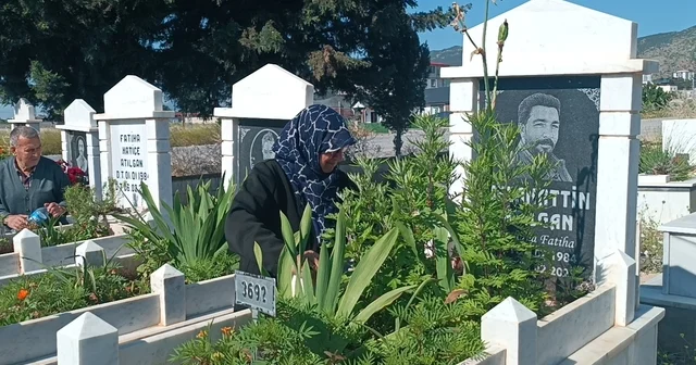 Depremzedeler, kaybettikleri yakınlarının mezarlarını ziyaret etti Gaziantep Haberleri