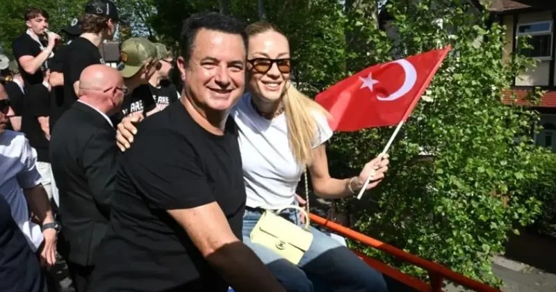 Hull City’de Türk bayraklı Premier Lig turu! Acun Ilıcalı taraftarı coşturdu