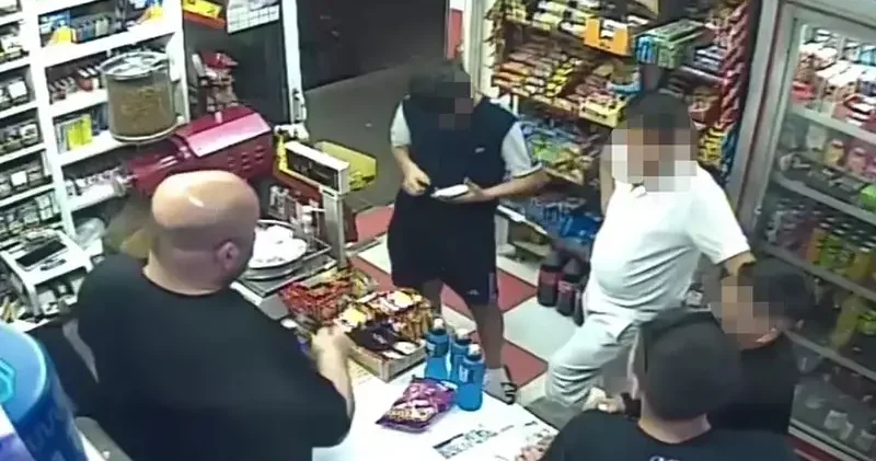İzmir de gasp ve darp şüphelisi 4 çocuk yakalandı