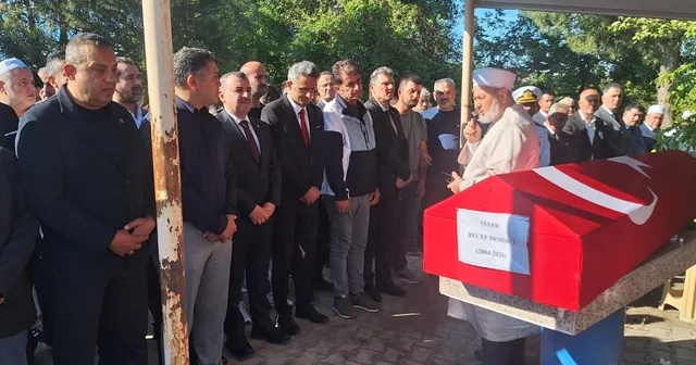 Piyade Er Recep Demirci gözyaşlarıyla son yolculuğuna uğurlandı Zonguldak Haberleri