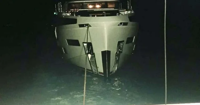Çanakkale Boğazı nda sürüklenen tekne kurtarıldı Çanakkale Haberleri