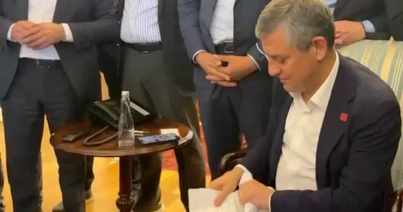 Tebligat yırtma mizansen çıktı: Özel tiyatro Yerel Gündem Haberleri