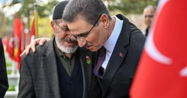 Arefe günü şehitlerin kabri ziyaret edildi Erzurum Haberleri