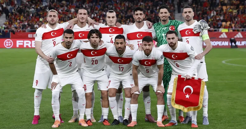 Süper Lig devlerinin transfer gözdesiydi! Milli futbolcu takımından ayrıldı