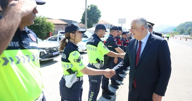 Anadolu ya Düzce de 485 bin araç geçti Bayramda unutulmadılar Düzce Haberleri