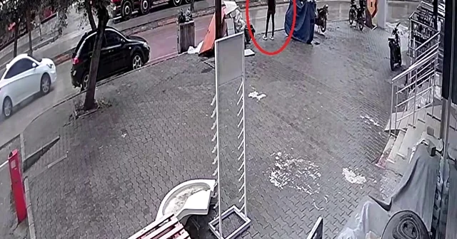 Kask takıp girdiği telefon bayisini soydu Adana Haberleri