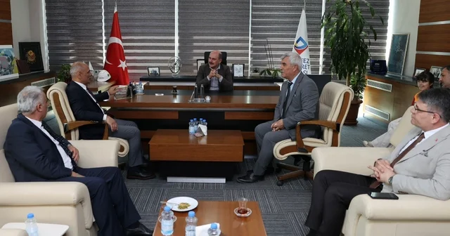 Hem bayramlaştılar hem de ilçe gündemini değerlendirdiler Kocaeli Haberleri