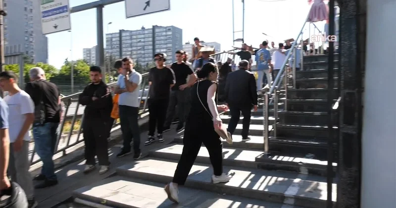 Ucuz baklava kuyruğuna giren vatandaşlardan ekonomi isyanı Sözcü Gazetesi