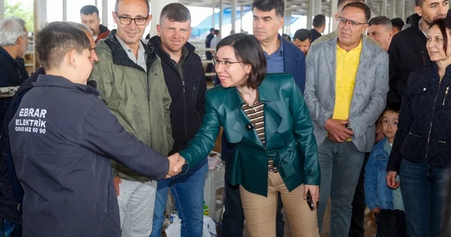 Uşak Belediye Başkan Vekili Özkan dan hayvan pazarına bayram ziyareti Uşak Haberleri