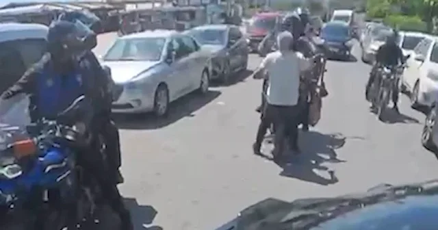 Avcılar’daki zabıta kazasının yeni görüntüleri ortaya çıktı: Motosikletin üzerine kendisi koşmuş VİDEO İZLE