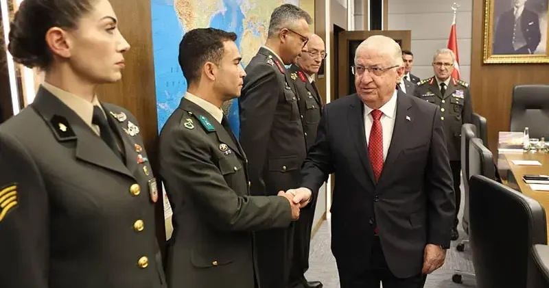 Bakan Güler, Kara Kuvvetleri personelini kabul etti