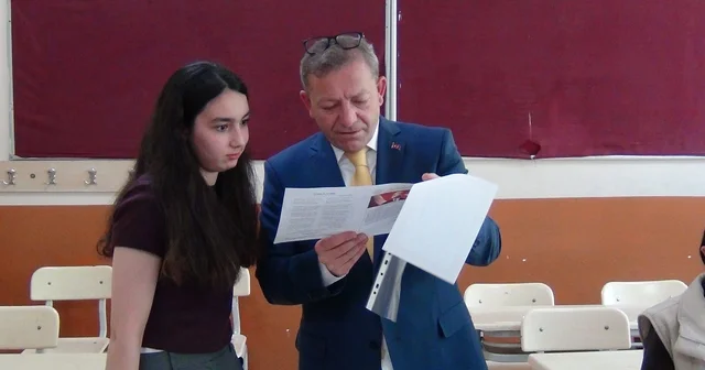 Kars ta 53 bin 676 öğrenci karne sevinci yaşadı, yaz tatili başladı Vali Ziya Polat, Sadece akademik değil, sosyal ve sportif başarı da önemli Kars Haberleri Habertürk Yerel Haberler