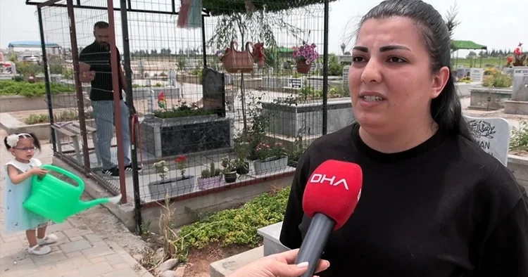 Mezarlıkta vicdanları sızlatan görüntü: Her defasında aynı şey oluyordu: Aile son çare olarak etrafını çitle çevirdi