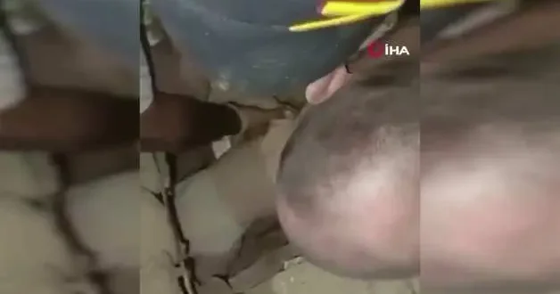 Venezuela daki depremde bir kadın enkaz altında doğum yaptı