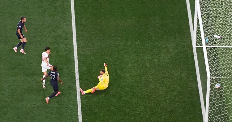 Arda Güler den 24 yıl sonra tarihe geçen gol! Emre Belözoğlu detayı