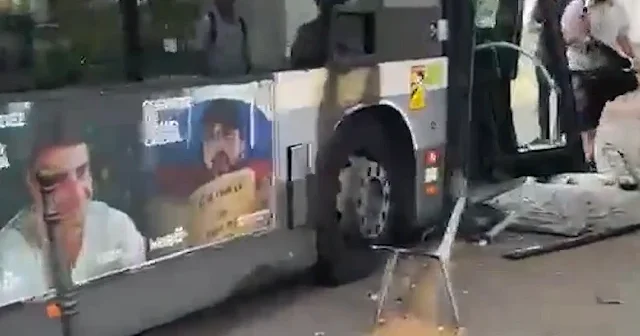 El Nino sıcakları Avrupa yı toplu taşımada sınıfta bıraktı: Fransa da yolcu otobüsü şoförü klimasızlıktan direksiyon başında bayıldı VİDEO İZLE