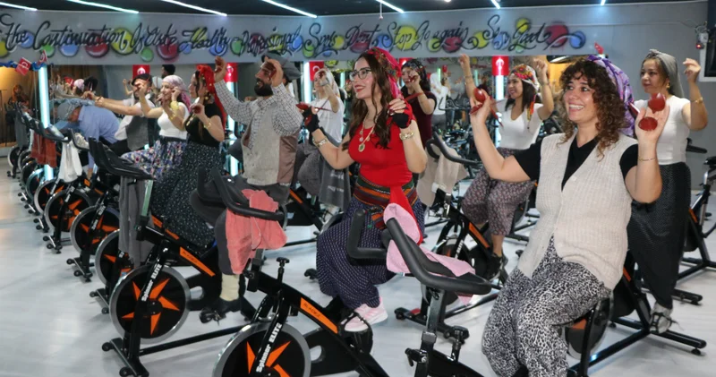 Şalvarla pedal çevirip, yöresel müzikler eşliğinde kilo veriyorlar