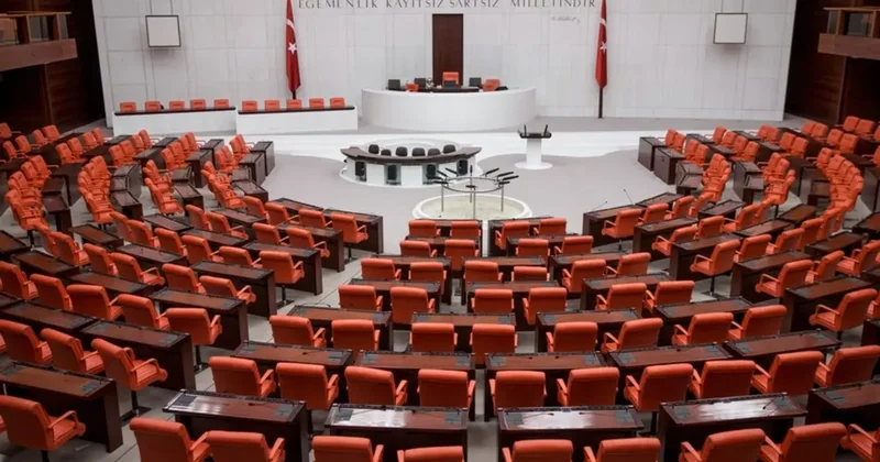 Meclis te sandalye dağılımı değişti! AK Paarti ye katılım, CHP de kan kaybı sürüyor