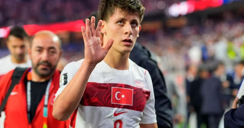 Arda Güler e dünya hayran kaldı! Maç sırasında peş peşe övgü dolu paylaşımlar geldi
