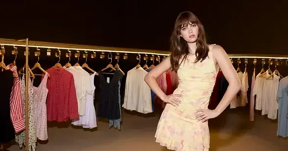 DeFacto ve Afra Saraçoğlu ndan yeni reklam kampanyası: Yeni Ne Var Bu Hafta?