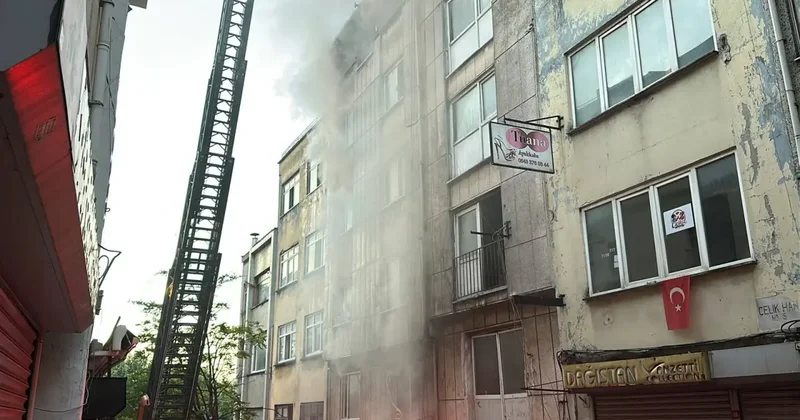 Fatih’te 5 katlı iş hanında yangın: 1 yaralı