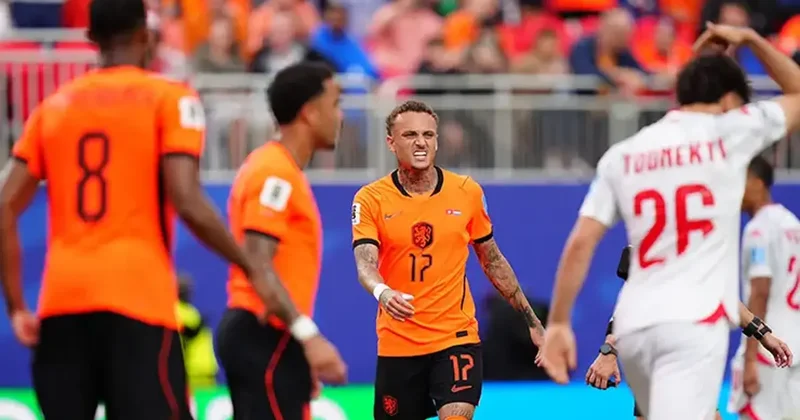 Hollanda zirveye yerleşti! Tunus veda etti Tunus Hollanda maç sonucu: 1 3