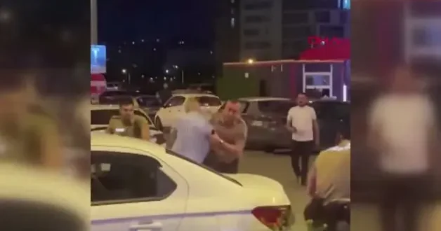 Bekçinin üzerine bıçakla yürüdü! Bacağından vurularak yakalandI