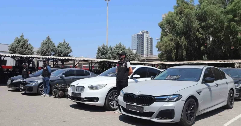 30 milyon liralık vurgun: Lüks araçların kimliklerini çalmışlar İzmir Haberleri