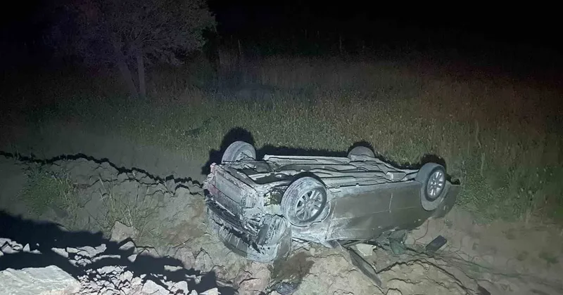 Manisa’da otomobil şarampole uçtu