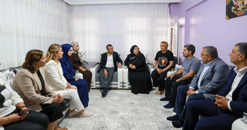 CHP lideri Özgür Özel den Kabaiş ailesine ziyaret Sözcü Gazetesi