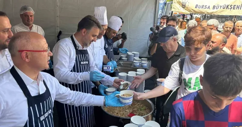Bursa Büyükşehir’den 17 ilçede aşure ikramı