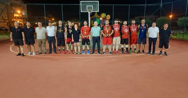 Çine de 3x3 Sokak Basketbolu Turnuvası kupa töreniyle tamamlandı Aydın Haberleri Habertürk Yerel Haberler
