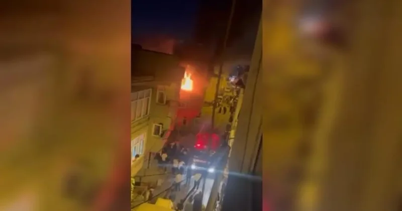 Küçükçekmece’de metruk binada yangın paniği