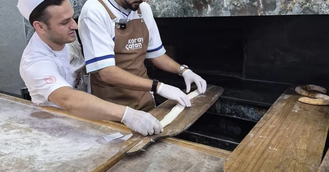 Sefo, Bafra da tezgâh başına geçip kendi pidesini yaptı Samsun Haberleri Habertürk Yerel Haberler
