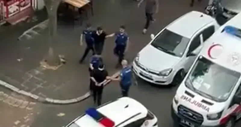 Avcılar da kavga sırasında bıçak istedi; alamayınca masa ve sandalyeleri devirdi