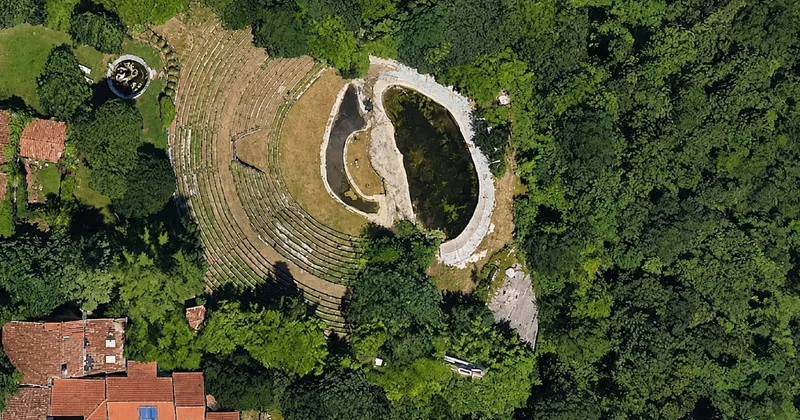 Sahte antik tiyatro yaptı, 20 yıl boyunca turistlerden para topladı Sözcü Gazetesi