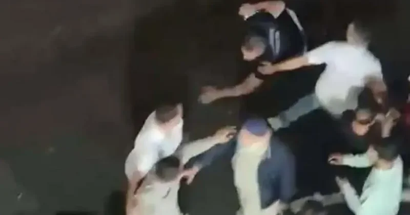 Zabıta ile esnaf birbirine girdi: Tekmeli yumruklu kavga kamerada