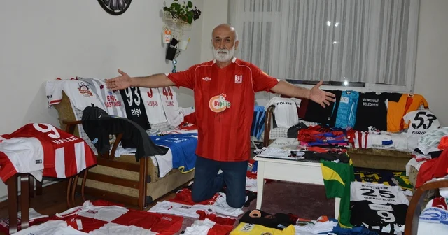 Balıkesir de 300 formalık koleksiyon Balıkesirli spor muhabirinin 300 formalık koleksiyonu dikkat çekiyor Balıkesir Haberleri Habertürk Yerel Haberler