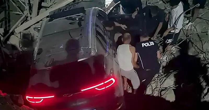 Cip, yapımı süren köprüden düştü: 2 yaralı