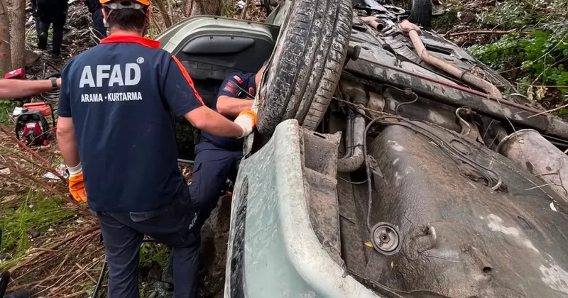 Otomobil dereye uçtu: 1 çocuk hayatını kaybetti, 4 kişi yaralandı